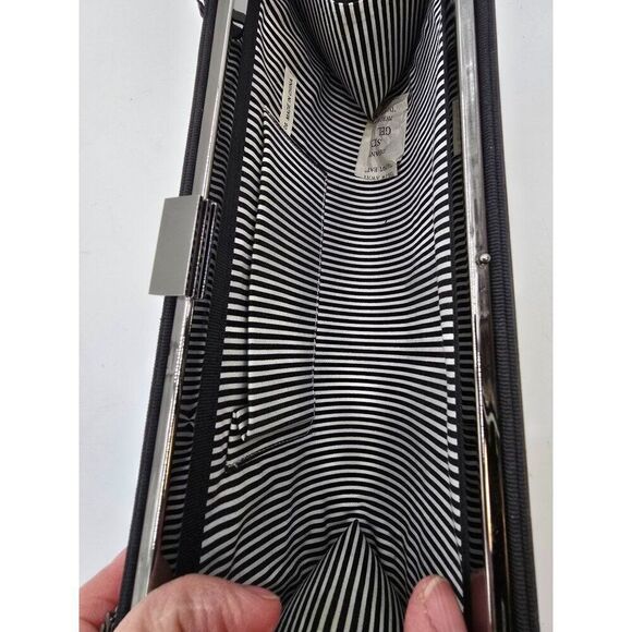 Prezzo Statue Of Liberty Clutch Bag With Chain Strap & Striped Interior - Picture 5 of 6